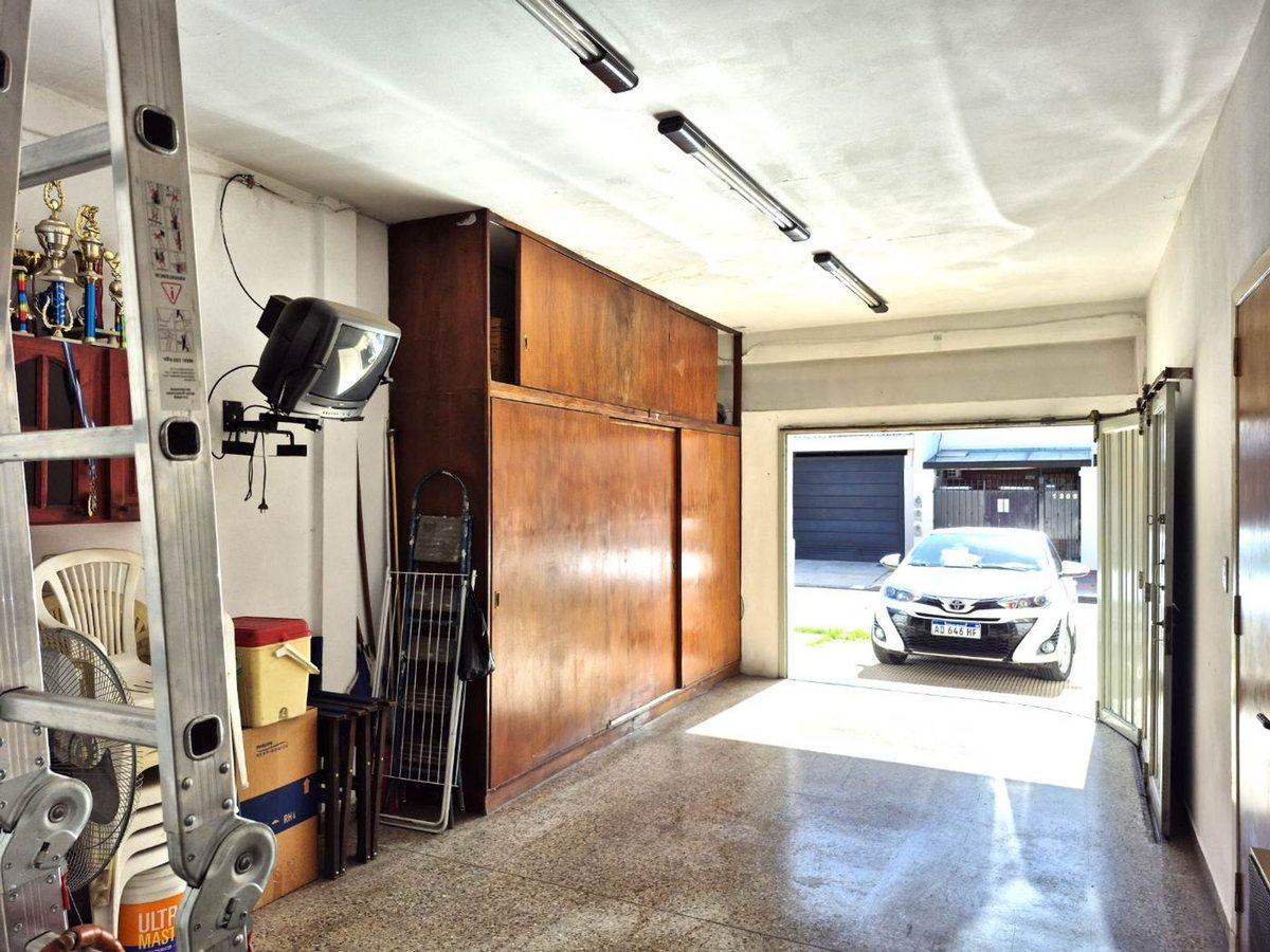 Foto de VENTA CASA 4 AMB-COCHERA-TERRAZA-PATIO-LANUS OESTE, imagen 5