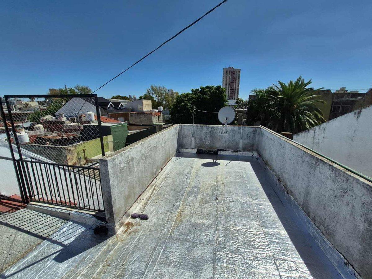 Foto de PH/tipo CASA 3 AMB -GRAN TERRAZA-Patio-PERMUTA!!, imagen 2