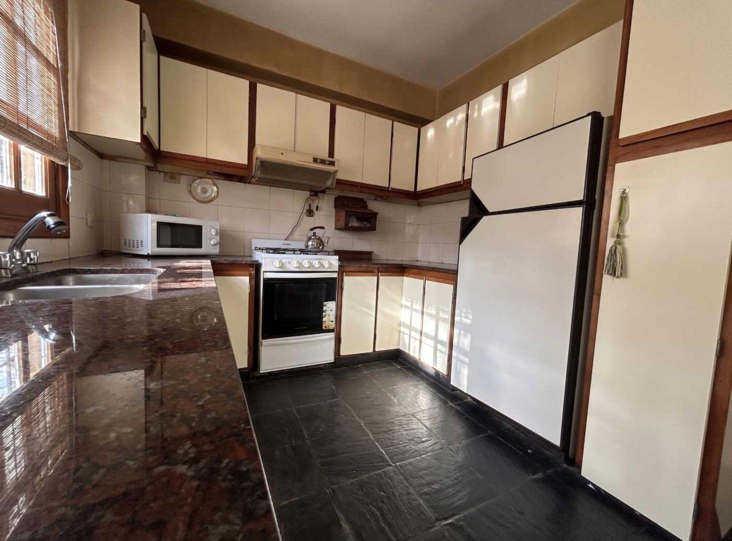 Foto de CASA BANFIELD ESTE - 5 AMB - APTA CRÉDITO, imagen 4