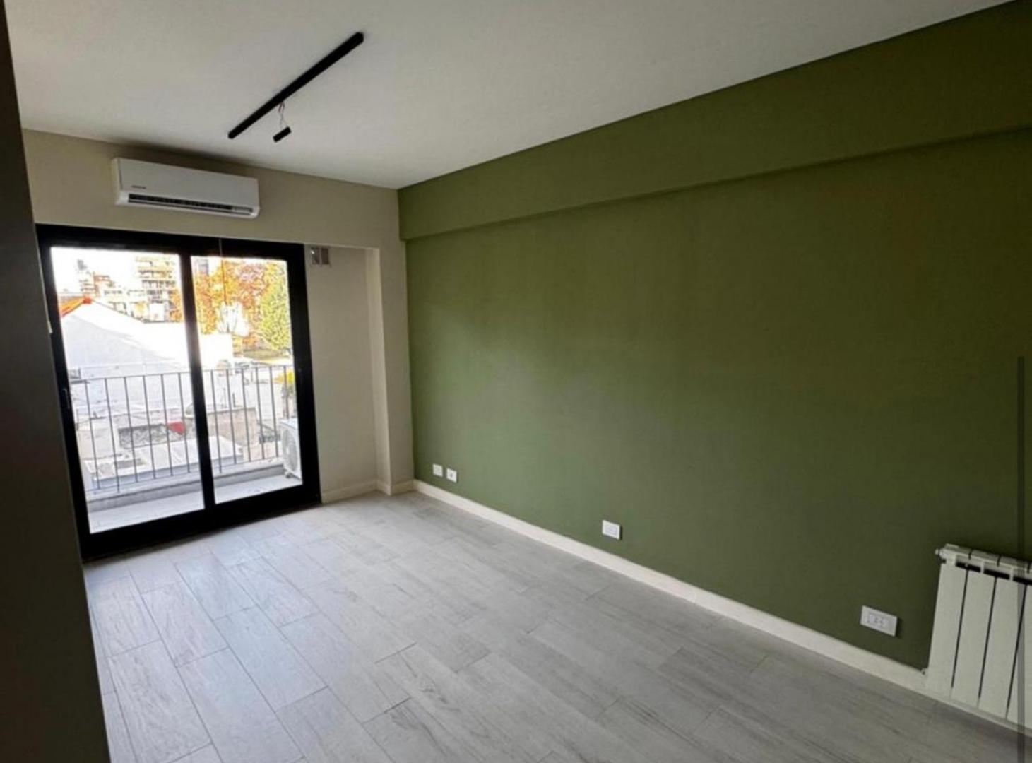 Foto de DEPARTAMENTO DE 2 AMBIENTES AL FRENTE CON BALCÓN, imagen 2