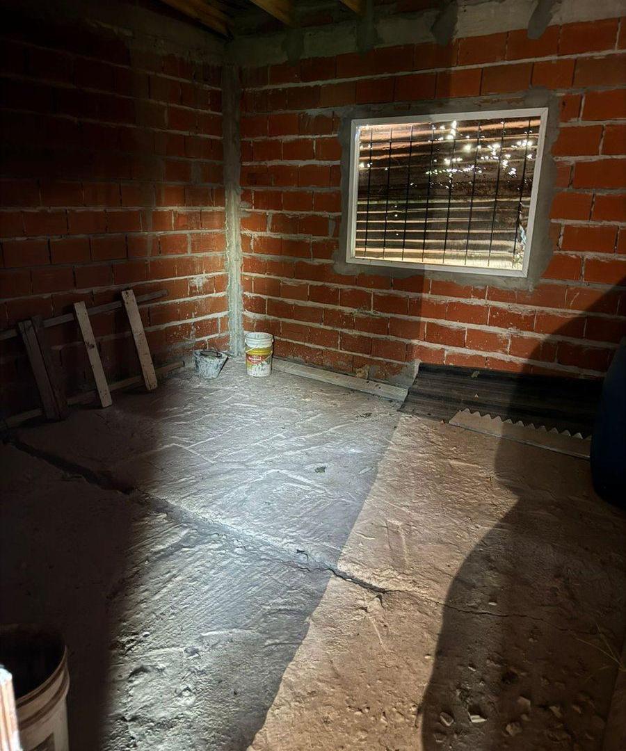 Foto de VENTA DE LOTE CON CONSTRUCCION A TERMINAR-GLEW, imagen 5