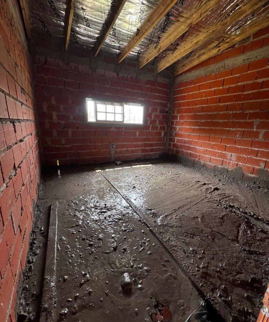 Foto de VENTA DE LOTE CON CONSTRUCCION A TERMINAR-GLEW, imagen 2