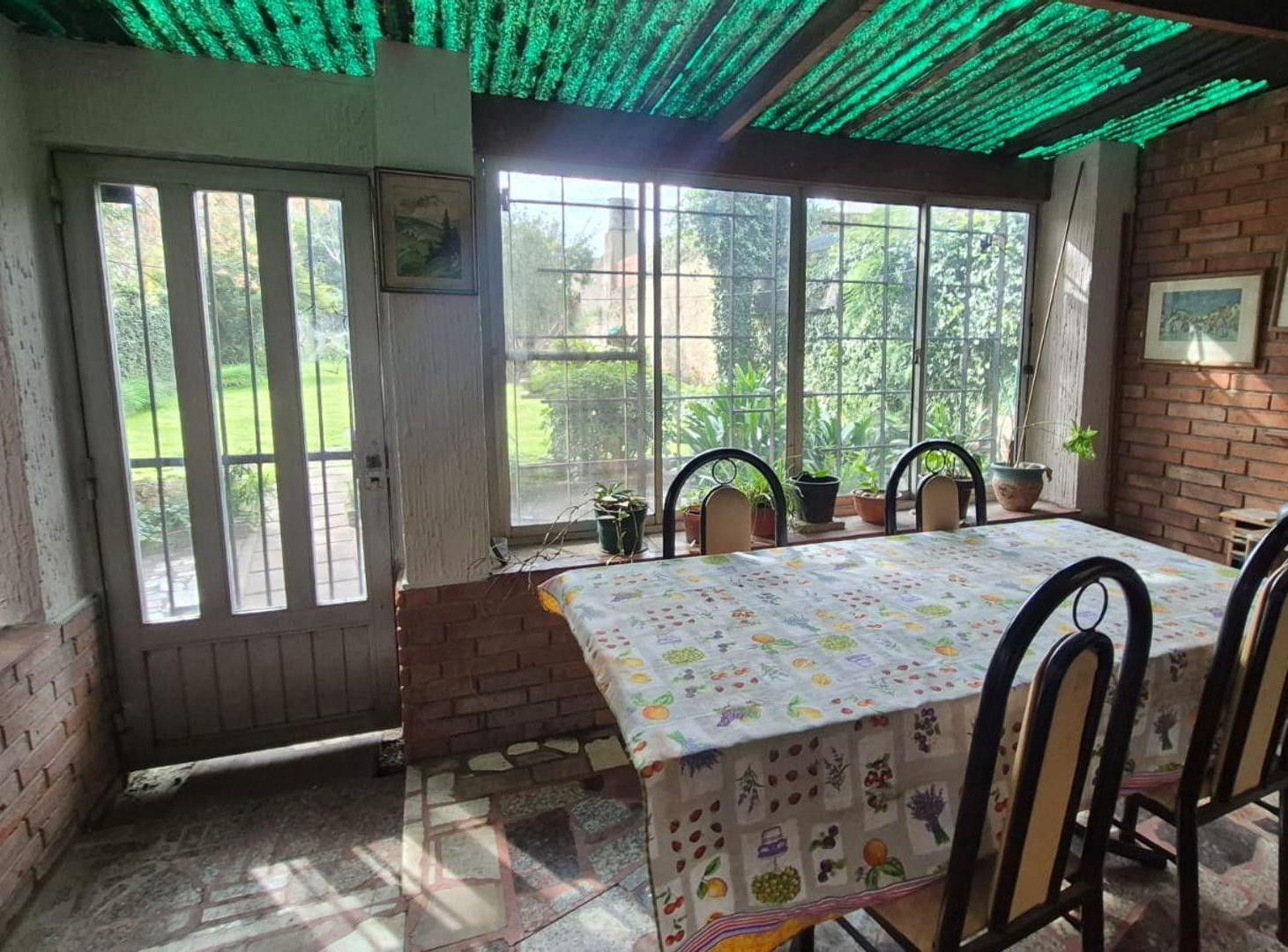 Foto de CASA VENTA 3 AMB COCHERA GRAN LOTE + DEPTO 3 AMB, imagen 4