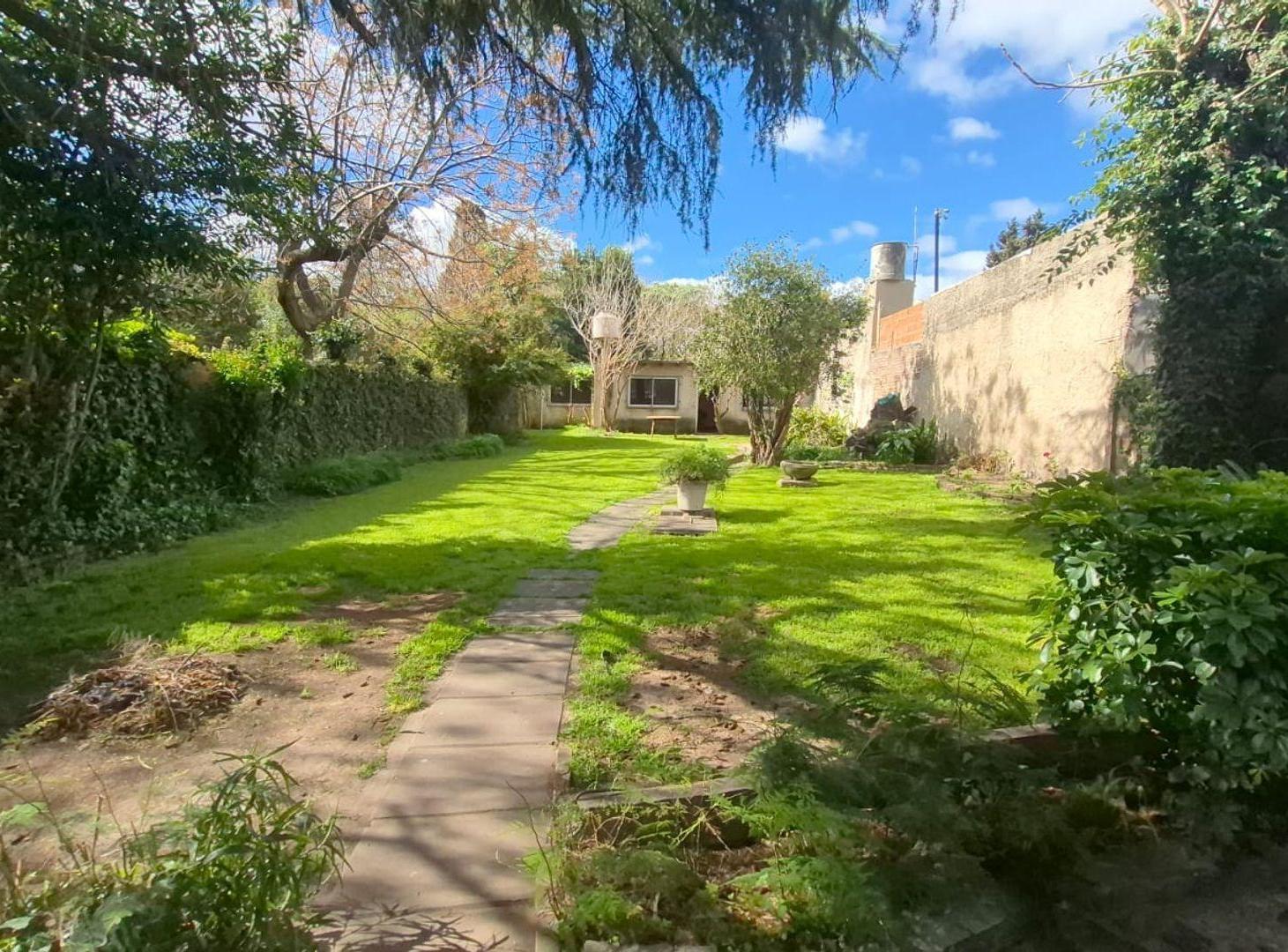 Foto de CASA VENTA 3 AMB COCHERA GRAN LOTE + DEPTO 3 AMB, imagen 5