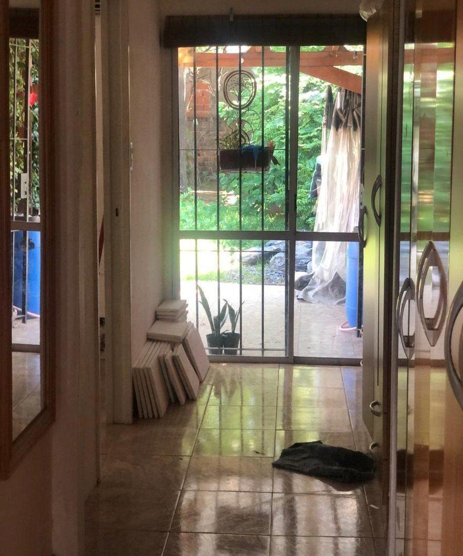 Foto de PH EN VENTA EN C/FRENTE CON AMPLIO JARDÍN LANUS O., imagen 5