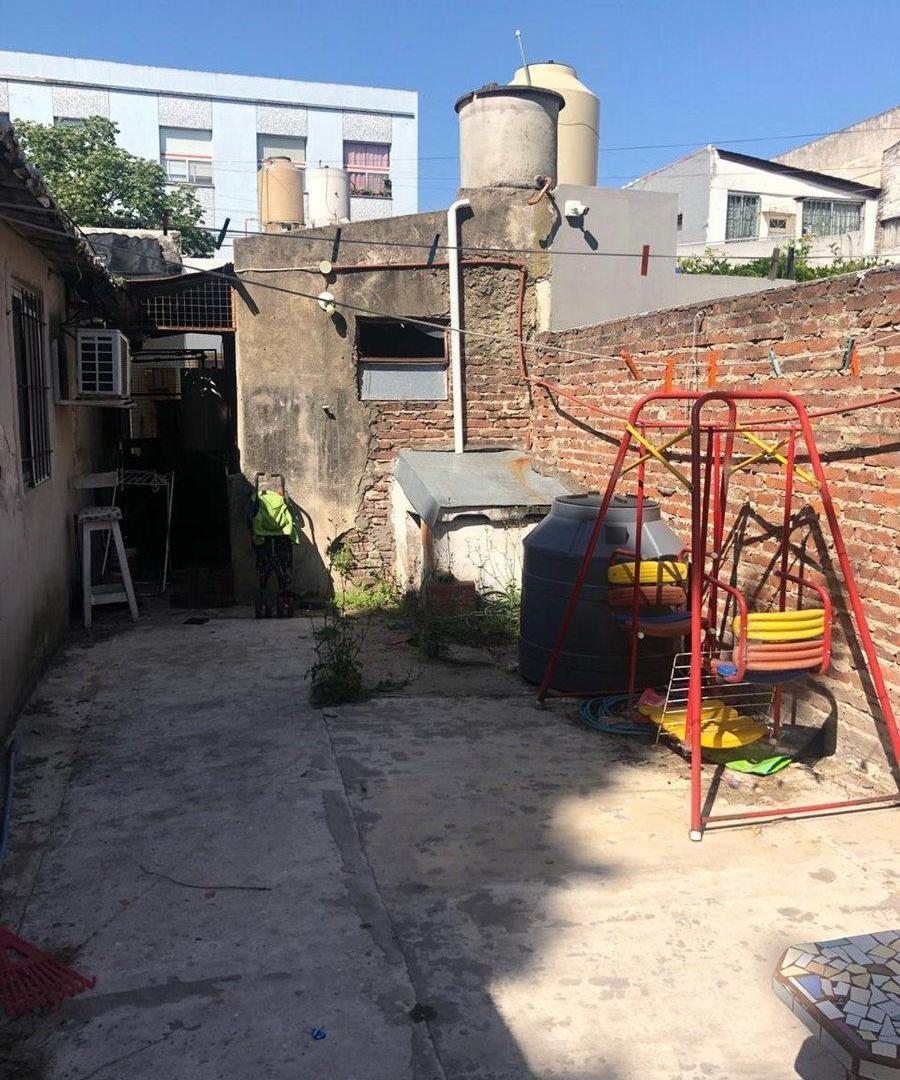 Foto de PH EN VENTA EN C/FRENTE CON AMPLIO JARDÍN LANUS O., imagen 4