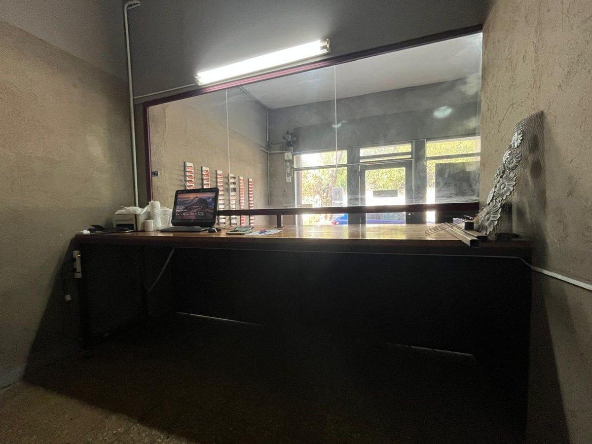 Foto de GALPÓN, LOCAL, OFICINA en LANÚS OESTE. OPORTUNIDAD, imagen 2