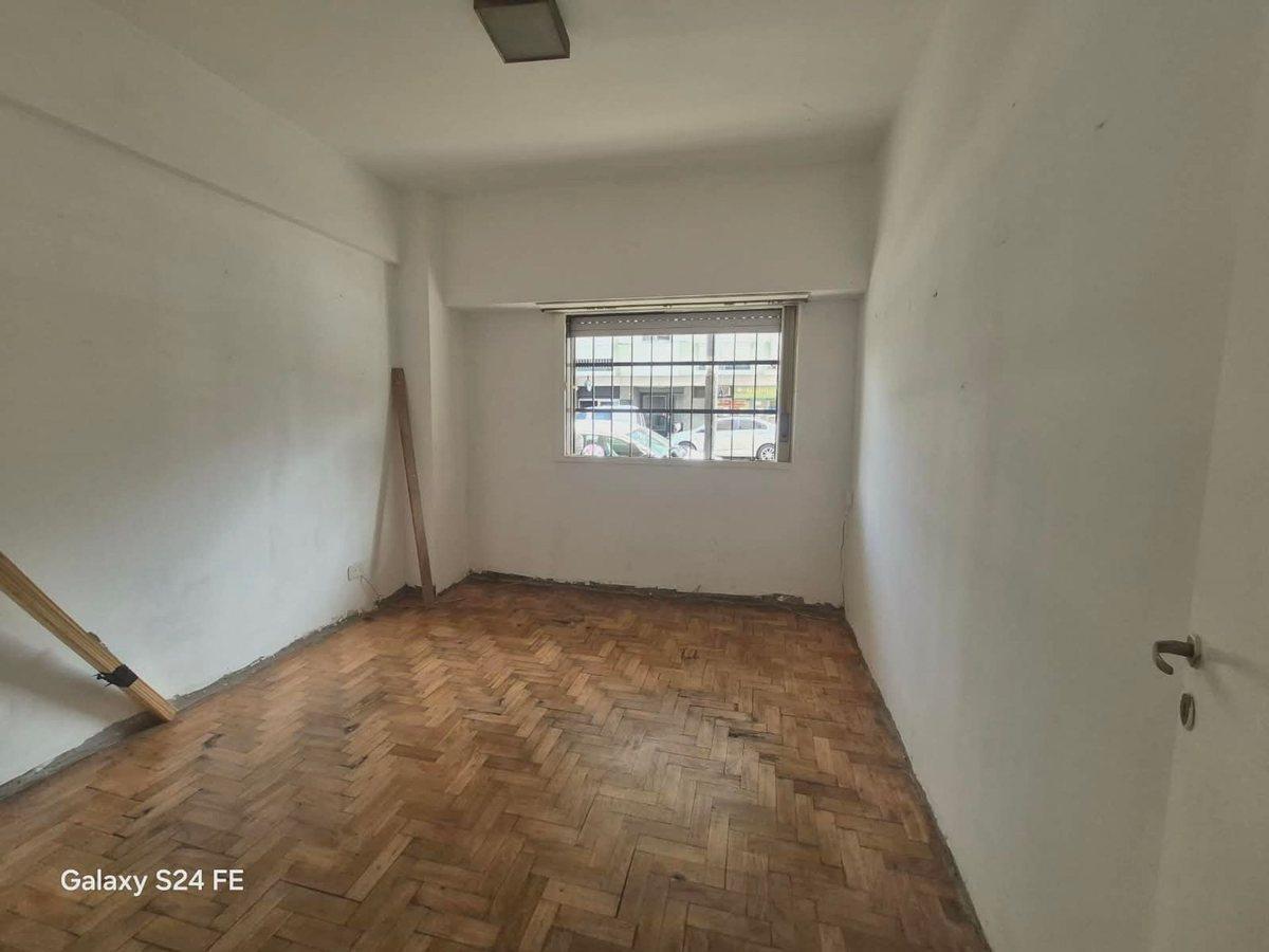 Foto de DEPARTAMENTO 3 AMB-PB C/PATIO-APTO PROF-LANUS ESTE, imagen 5