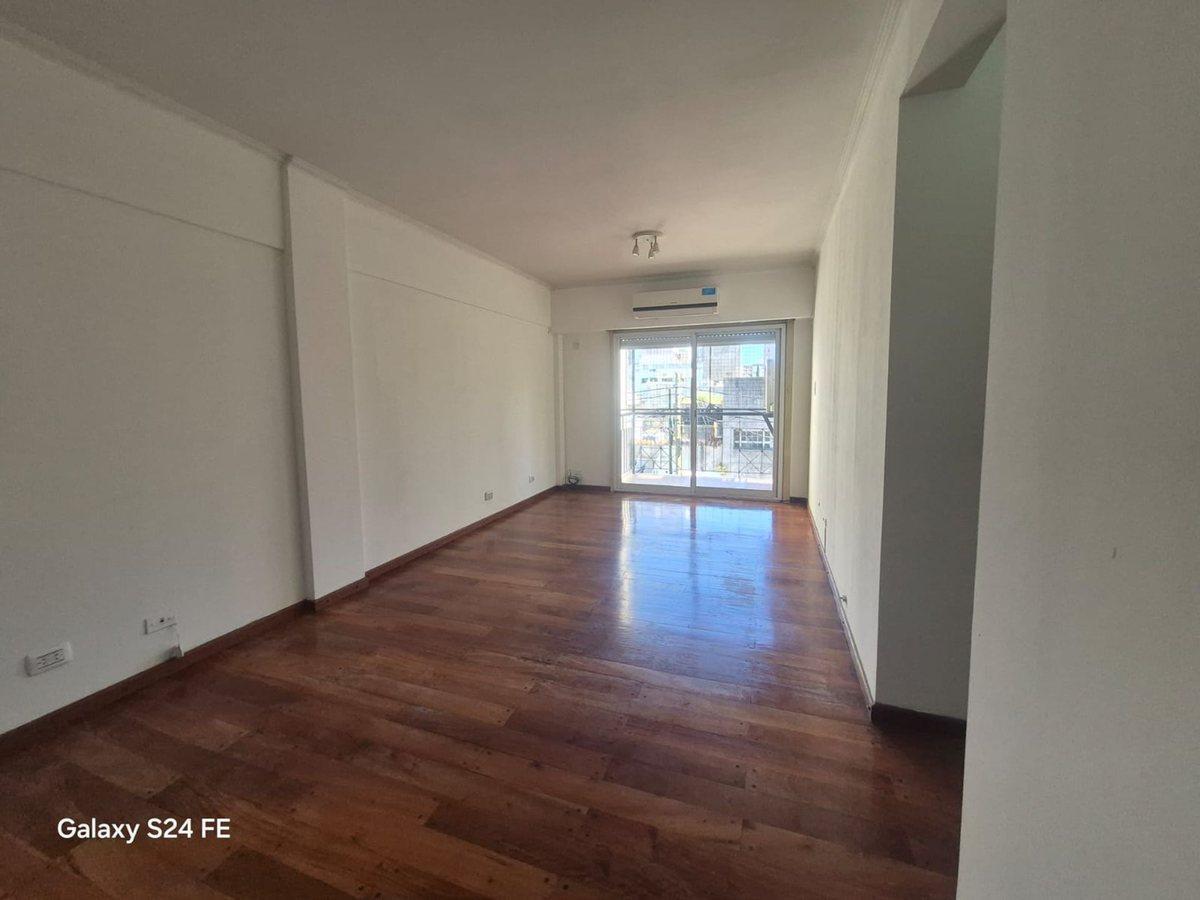 Foto de Departamento 3 amb c/cochera en venta Lanús Centro, imagen 3