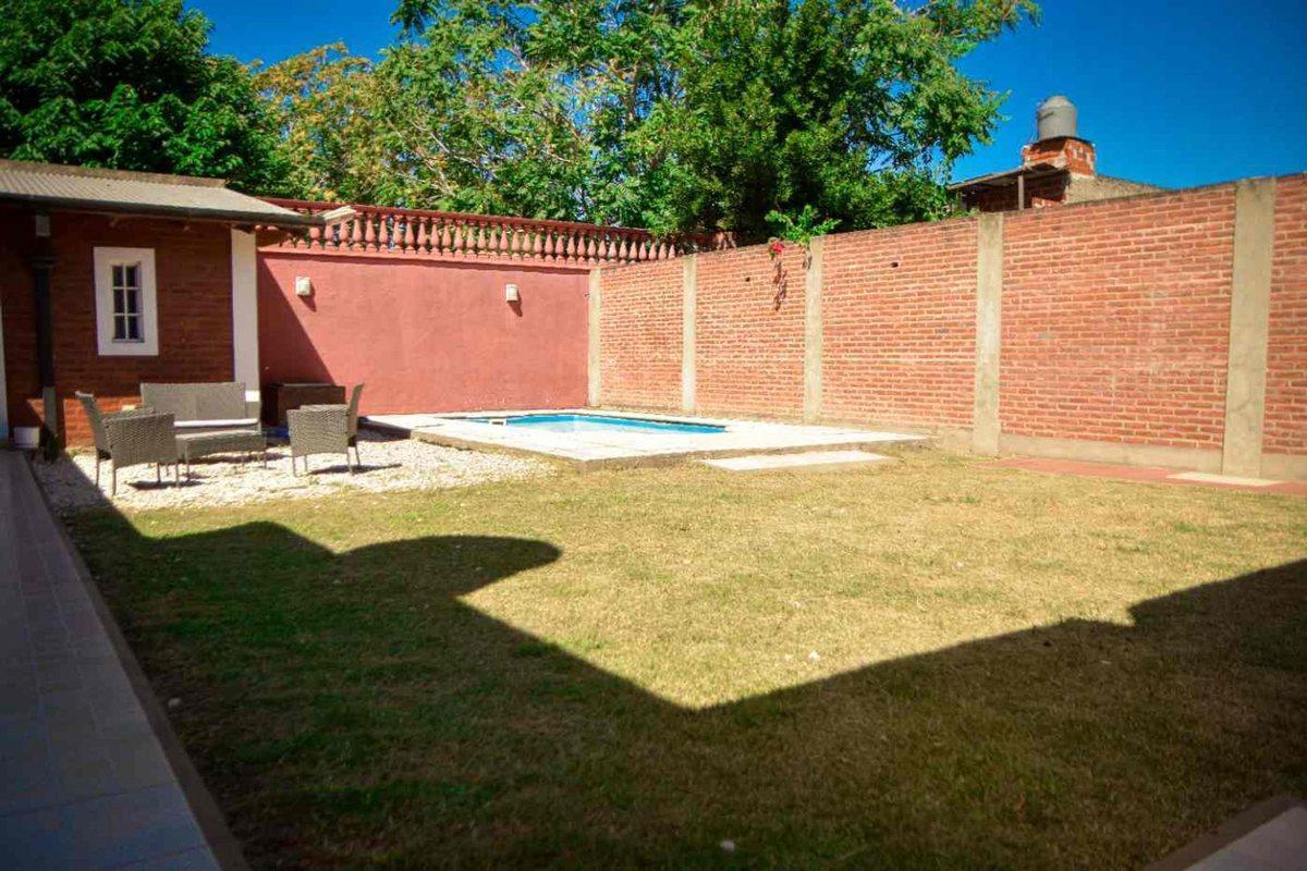 Foto de CASA CON PILETA ACEPTA PERMUTA / ESCUCHA PROPUESTA, imagen 5