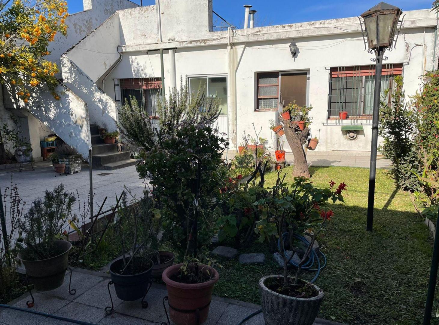 Foto de CASA EN VENTA CON FONDO Y QUINCHO-AVELLANEDA, imagen 1