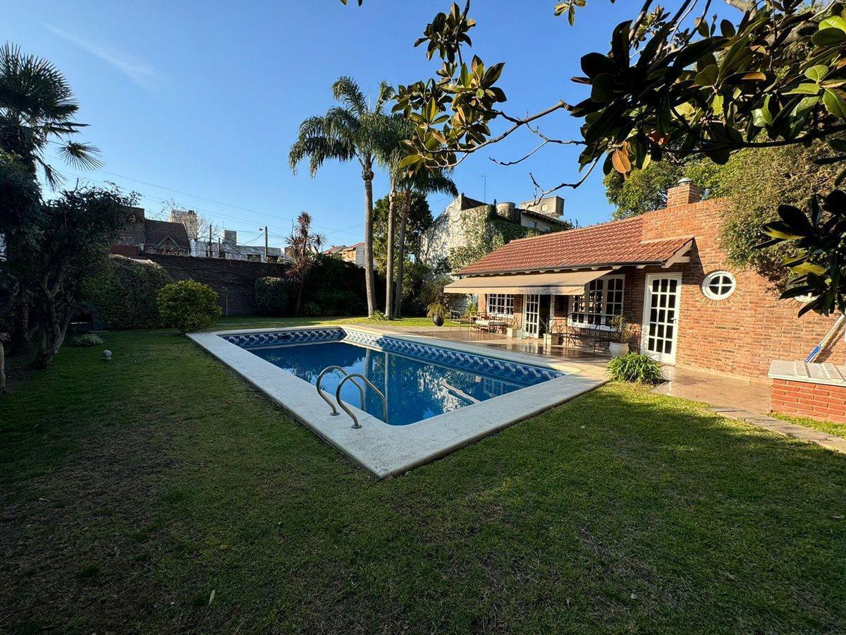 Foto de VTA CASA 5 AMB/ DESARRO S. 3 LOTES/PILETA /COCHERA, imagen 2