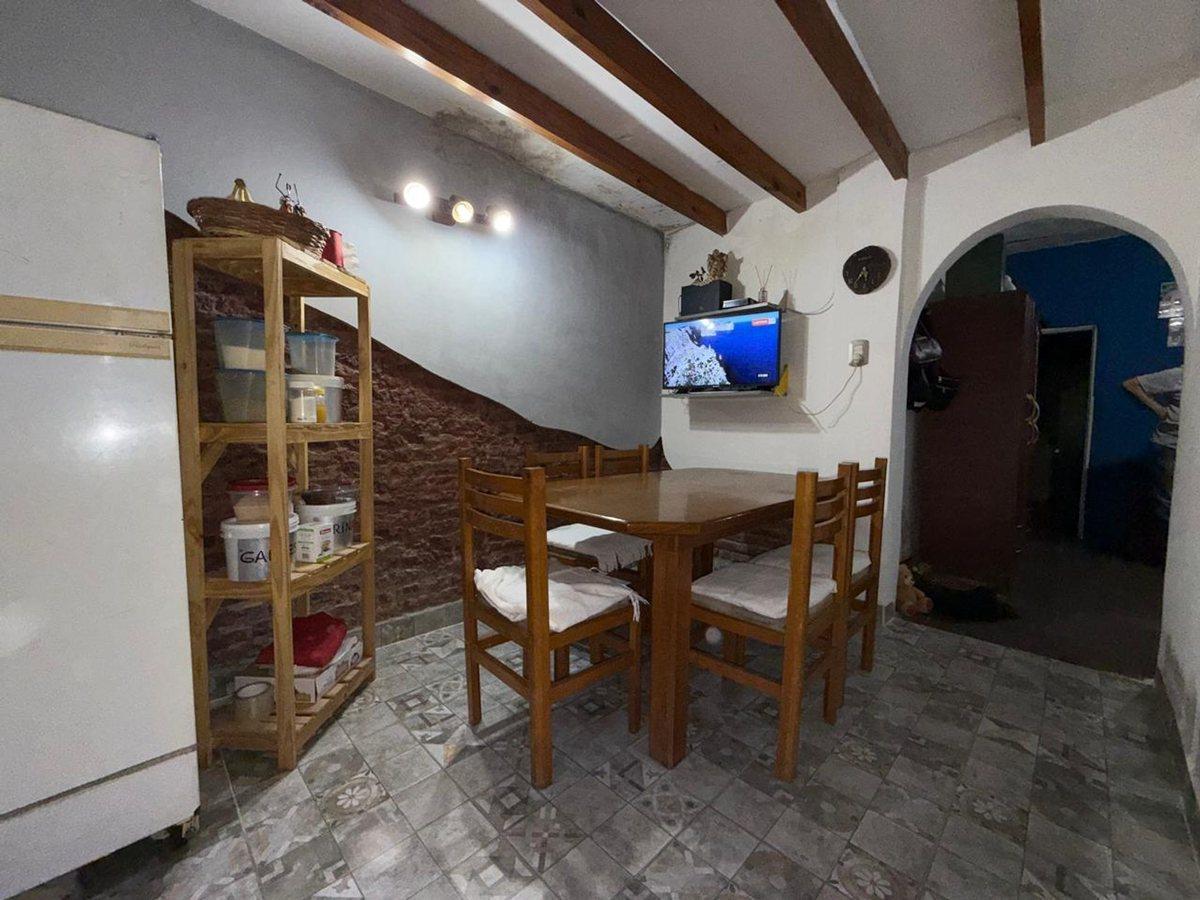 Foto de PH EN VENTA CON COCHERA -LANÚS ESTE, imagen 3