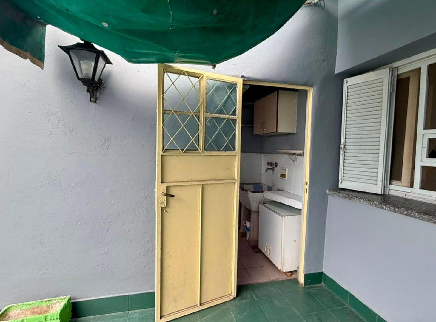 Foto de Venta PH de 3 ambs. Fdo libre. Apto Cred. Lanús O., imagen 4