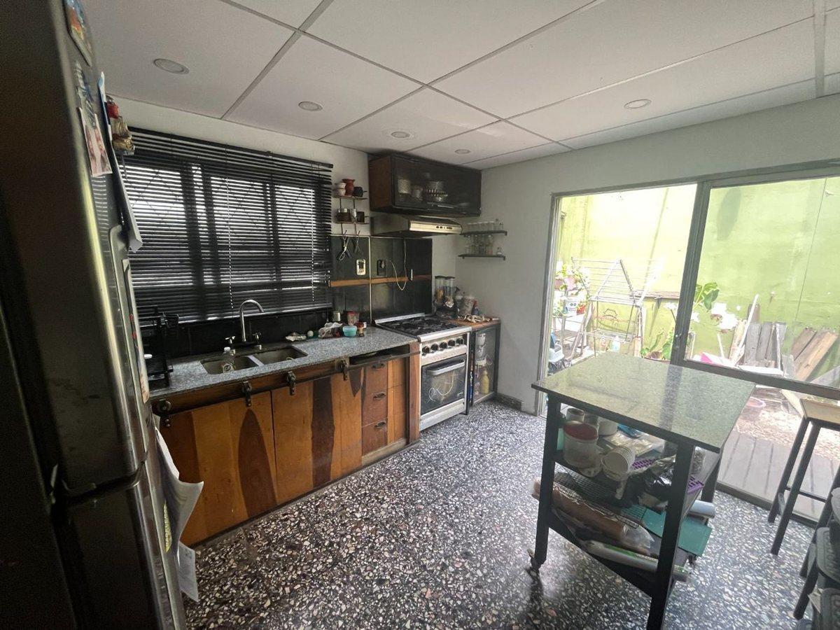 Foto de PH 5 AMBIENTES AL FRENTE CON PATIO – LANÚS OESTE, imagen 5