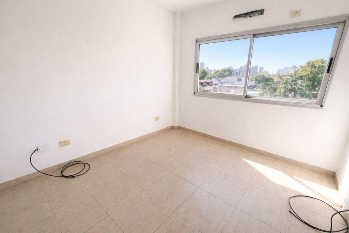 Foto de Semipiso de 2 Amb. c/cochera balcón, Apto Crédito, imagen 3