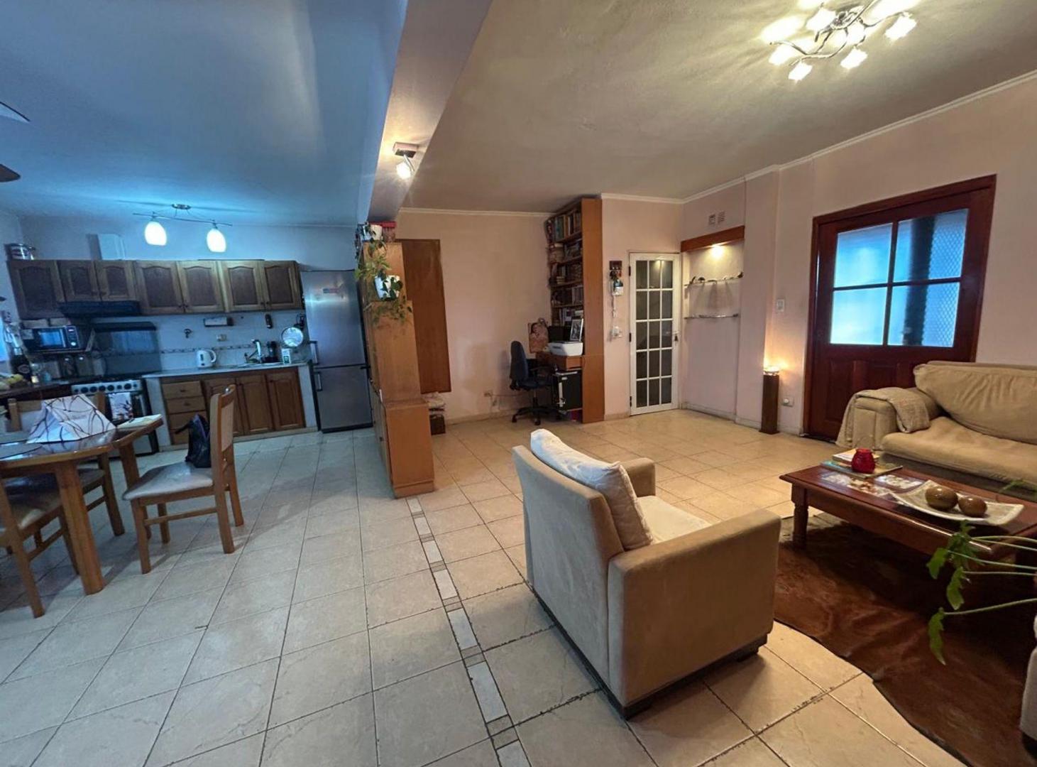 Foto de VENTA LOCAL/DEPOSITO 500 m2 y 3 CASAS BERAZATEGUI, imagen 4