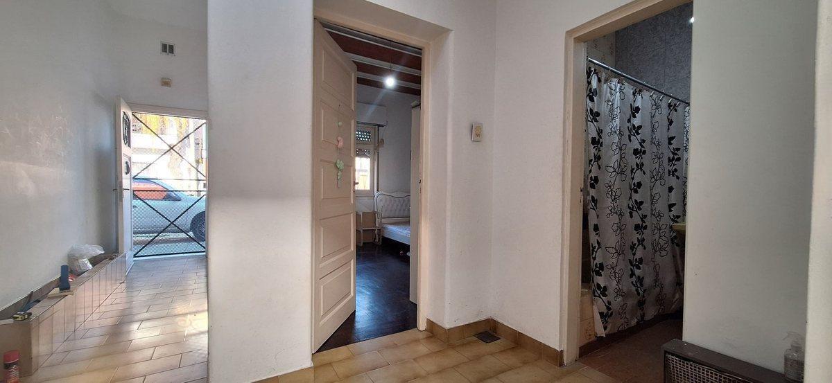 Foto de VENTA PH 3 AMB CON TERRAZA+ LOCAL + COCHERA. LANUS, imagen 5