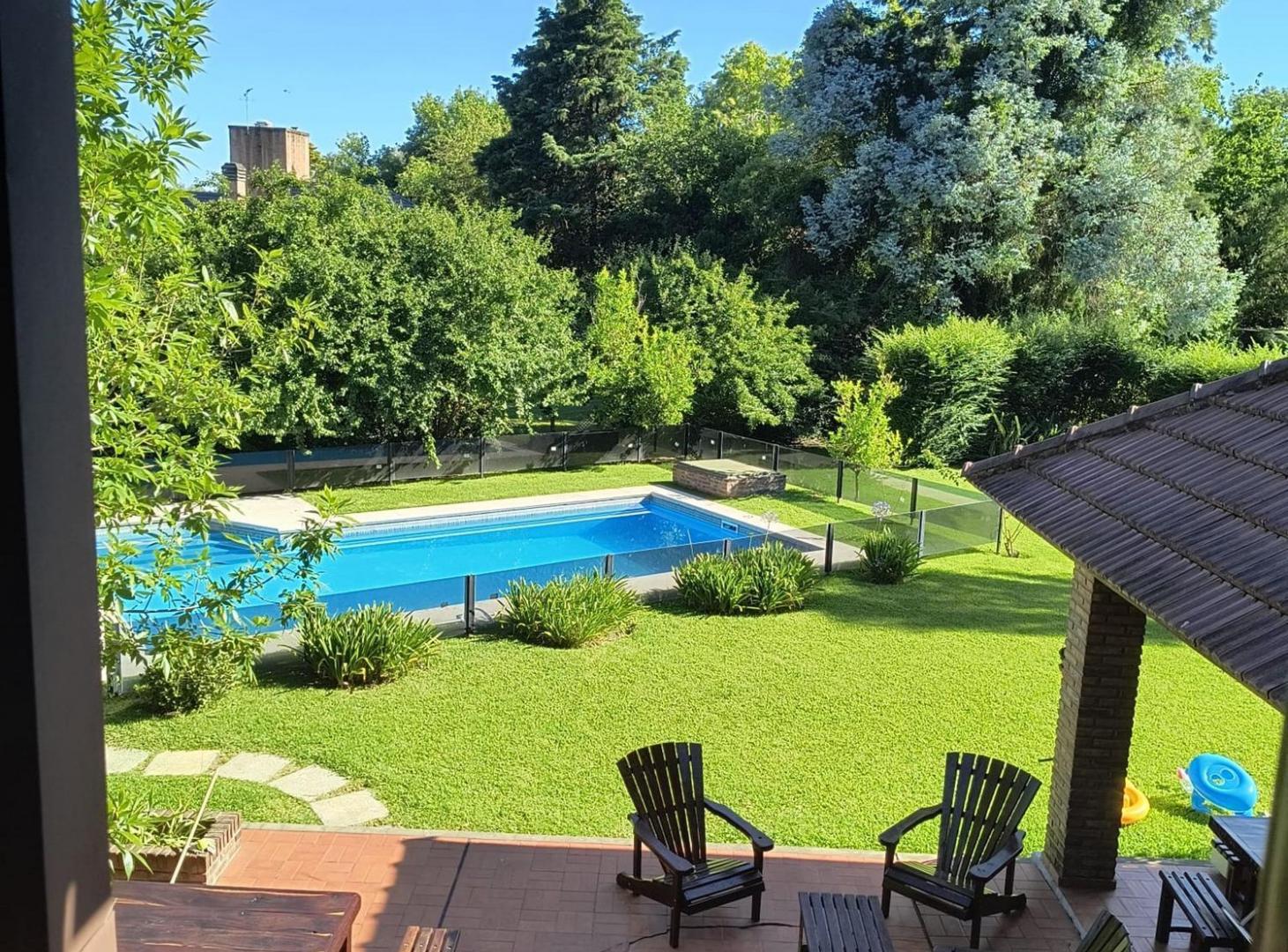 Foto de ESPECTACULAR CASA CON GRAN PARQUE Y AMPLIA PILETA, imagen 1