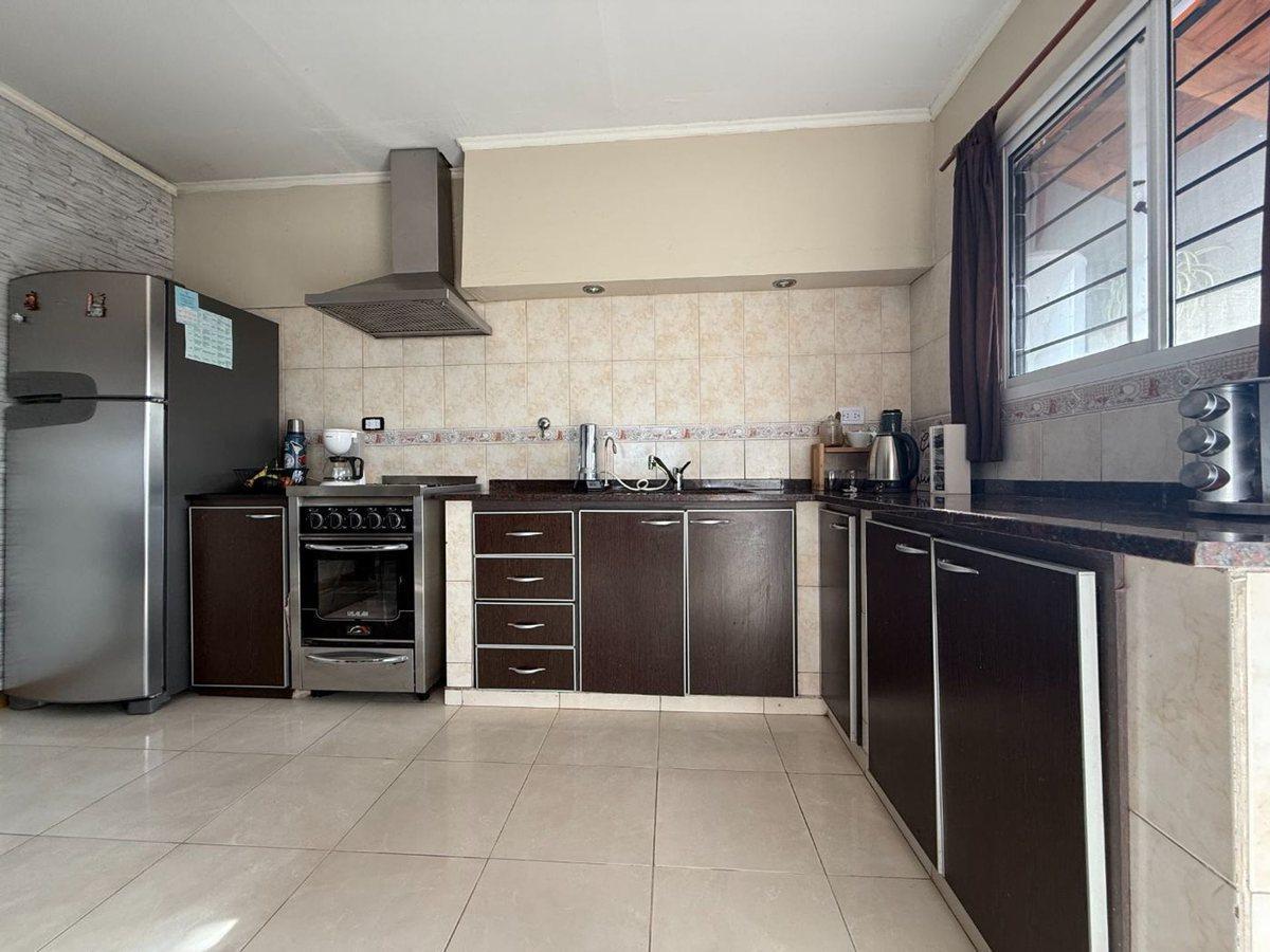 Foto de VENTA CASA PARA DOS FAMILIAS GERLI APTO CREDITO, imagen 3