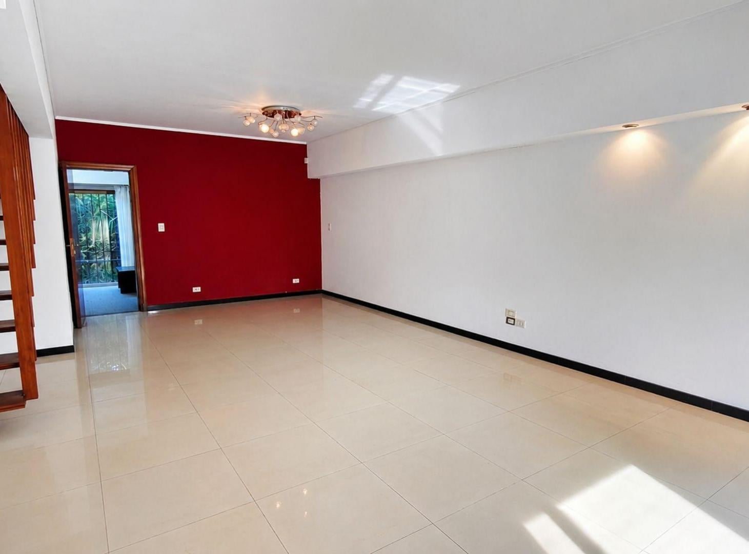 Foto de VENTA HERMOSA CASA DE 4 AMB LANUS, imagen 4
