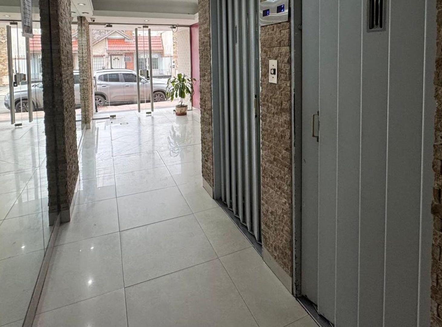 Foto de DEPARTAMENTO DE 2 AMBIENTES LANÚS (APTO CRÉDITO), imagen 1