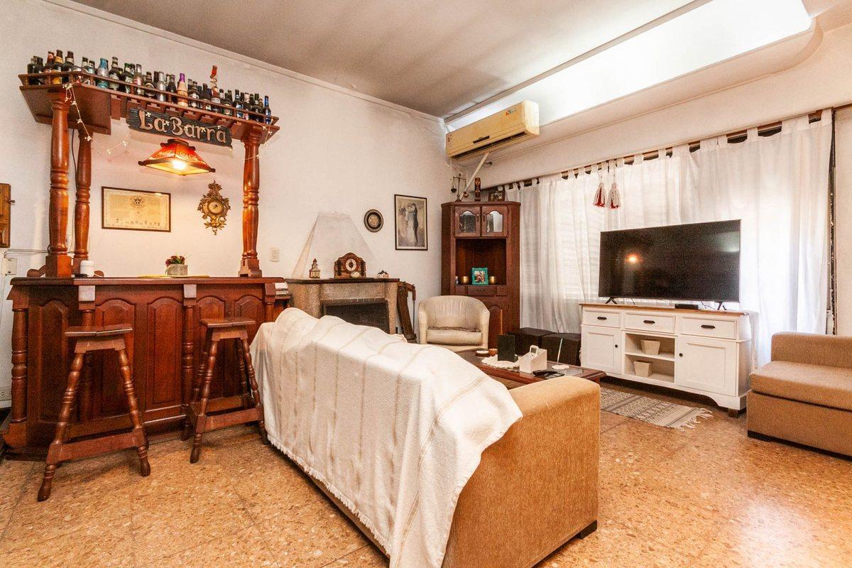 Foto de CASA 4 AMBIENTES LANUS ESTE ZONA CENTRICA, imagen 3
