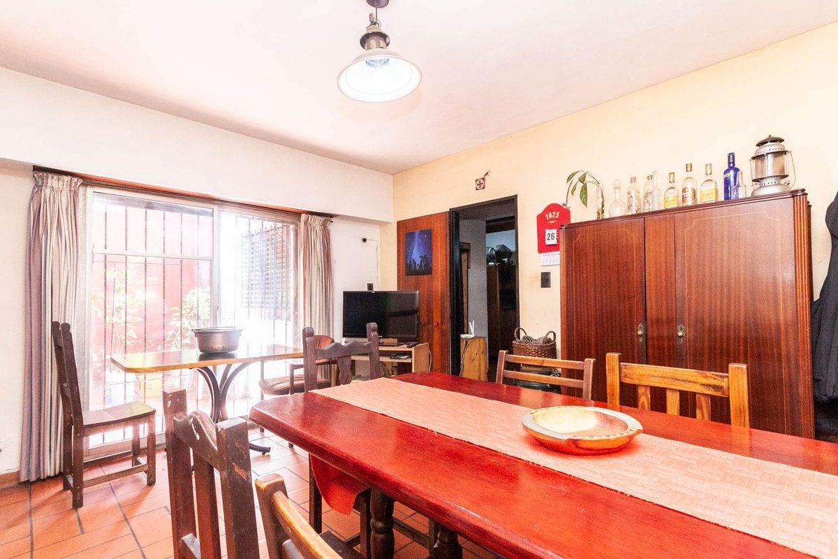 Foto de CASA DE 5 AMB CON GRAN JARDÍN "LOTE 8,66 X 41 MTS", imagen 2