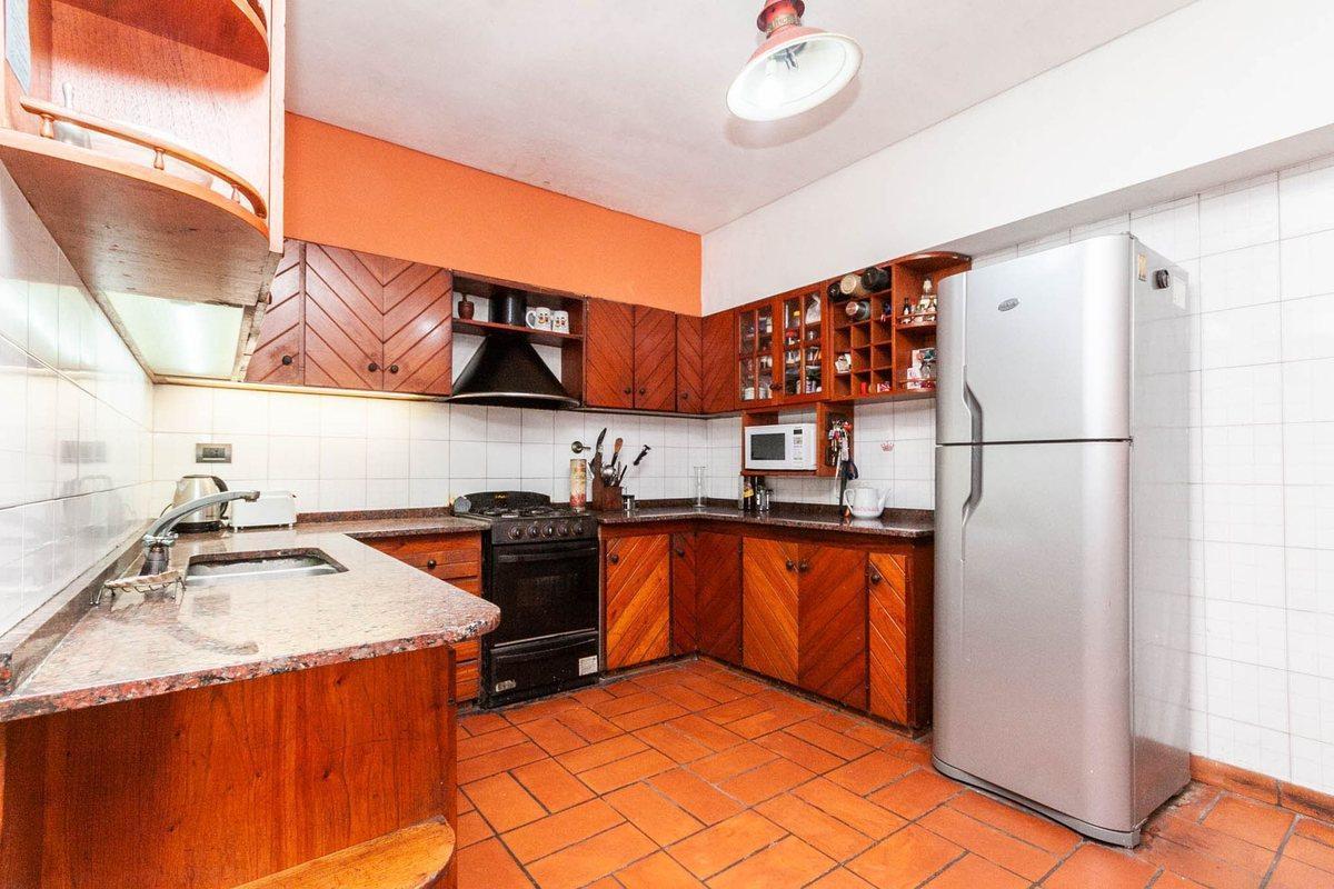 Foto de CASA DE 5 AMB CON GRAN JARDÍN "LOTE 8,66 X 41 MTS", imagen 5