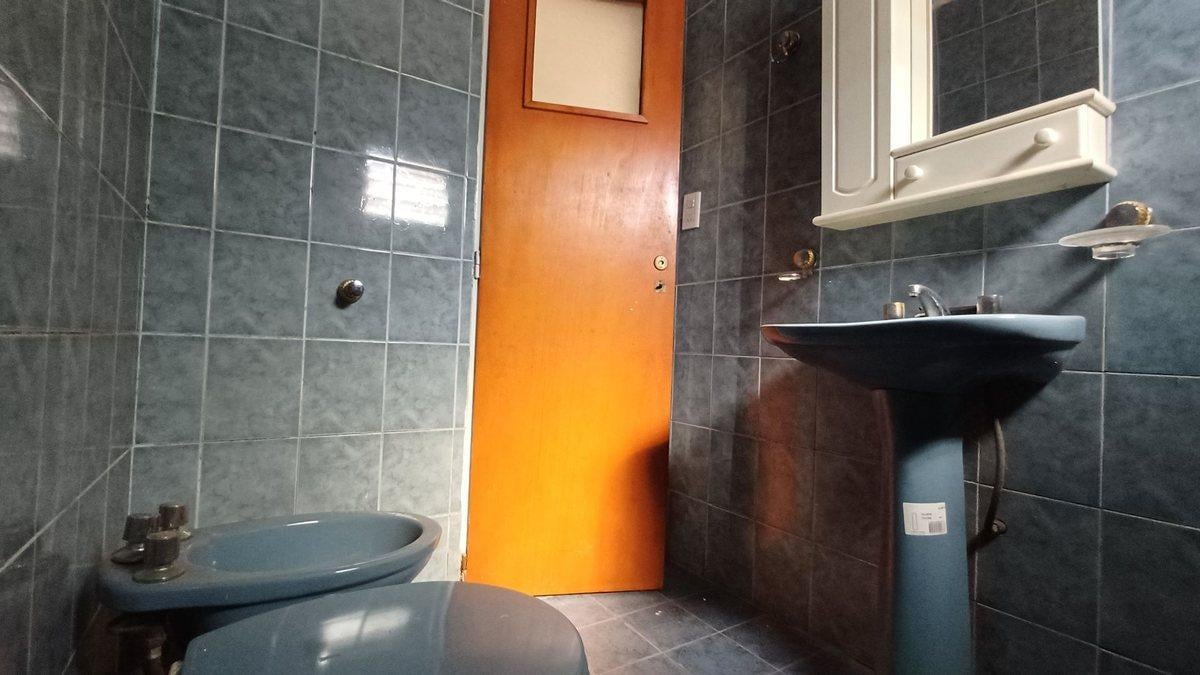 Foto de CASA 3 DORM. + GALPON C/DOBLE ALTURA + FONDO LIBRE, imagen 4