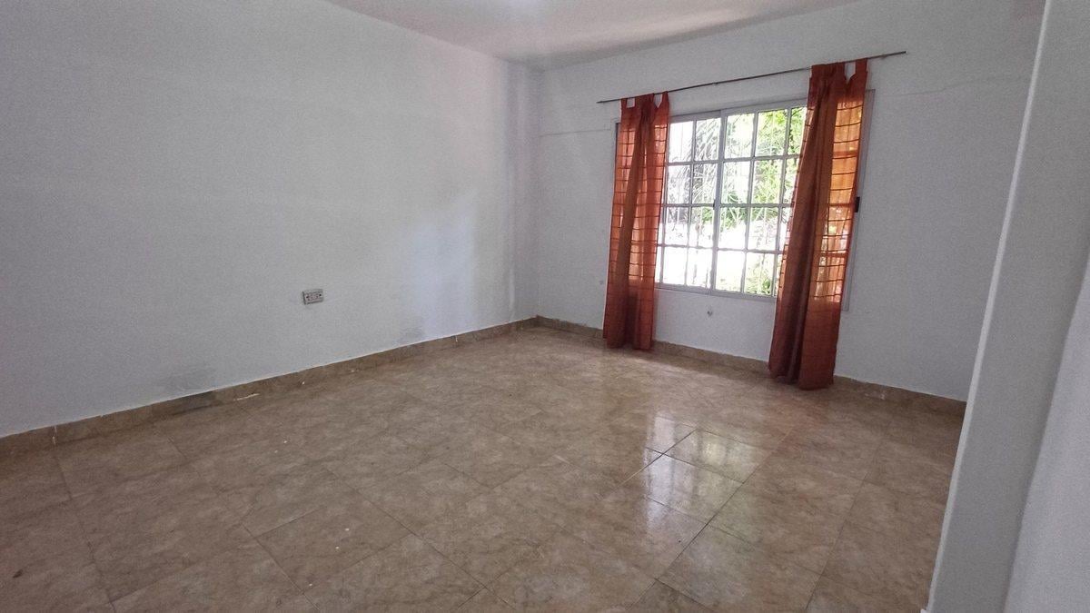Foto de CASA 3 DORM. + GALPON C/DOBLE ALTURA + FONDO LIBRE, imagen 5