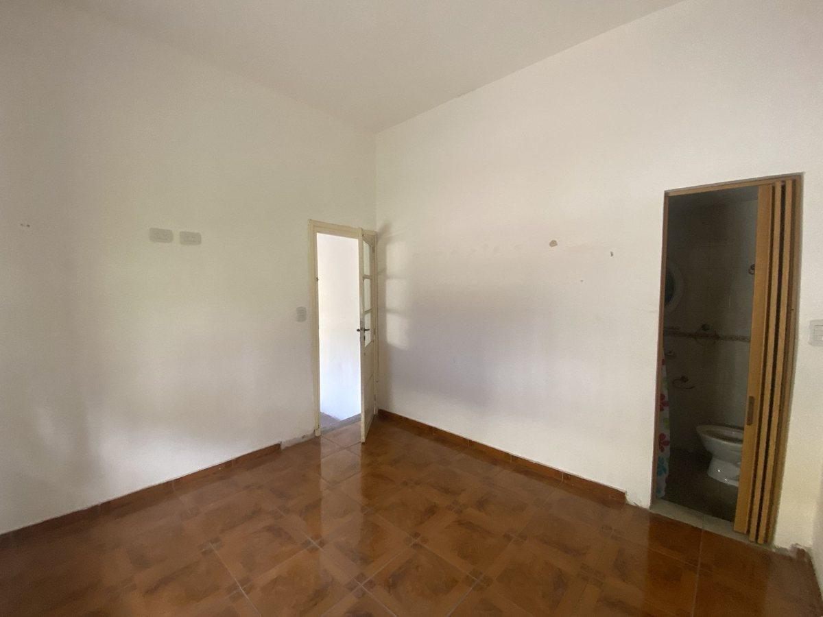 Foto de VENTA EN BLOCK 4 DEPTOS DE 2 AMB C/U + GALPÓN, imagen 2