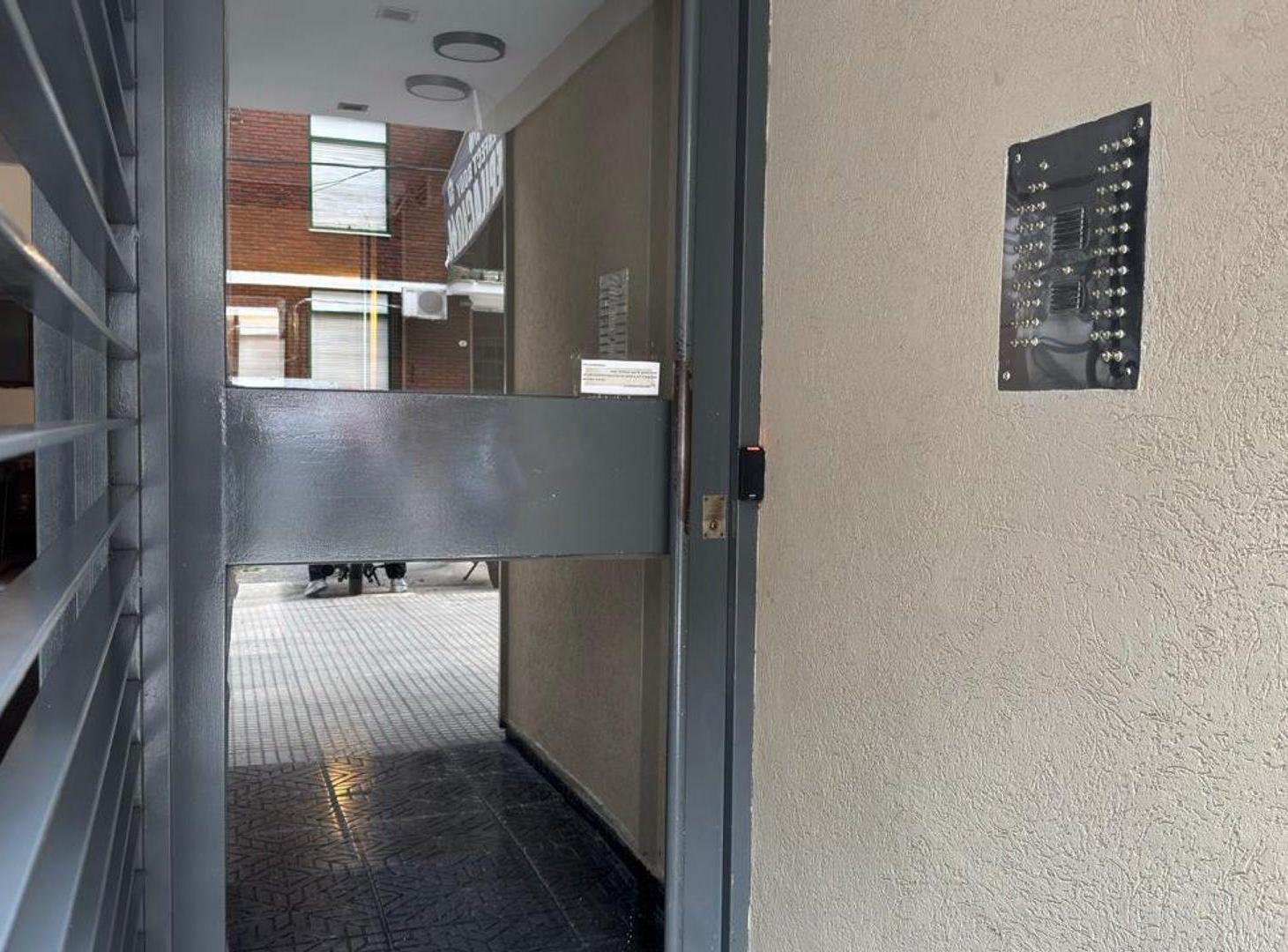 Foto de DEPARTAMENTO DE 2 AMB. C/FRENTE RECICLADO A NUEVO, imagen 5