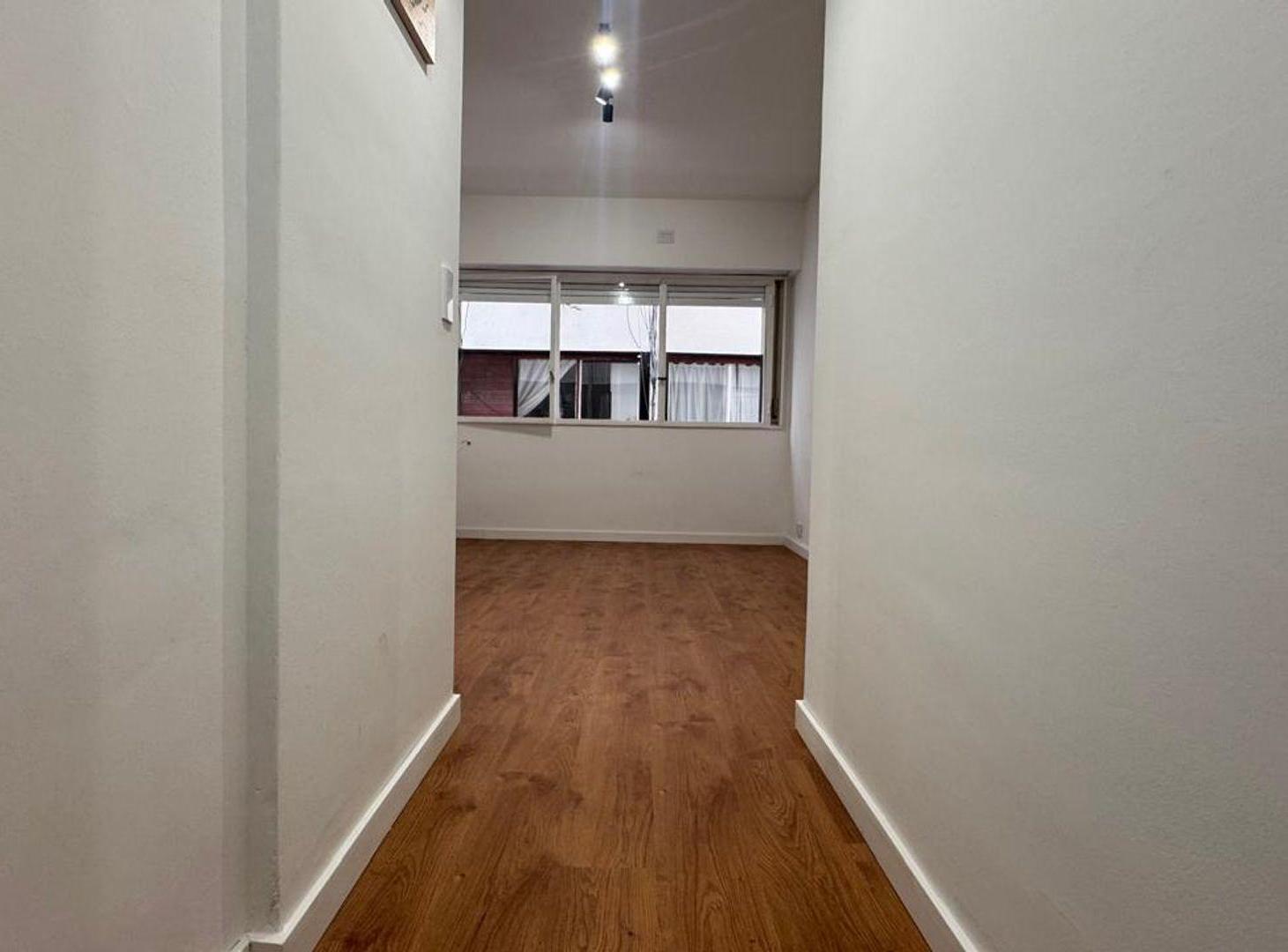 Foto de DEPARTAMENTO DE 2 AMB. C/FRENTE RECICLADO A NUEVO, imagen 4