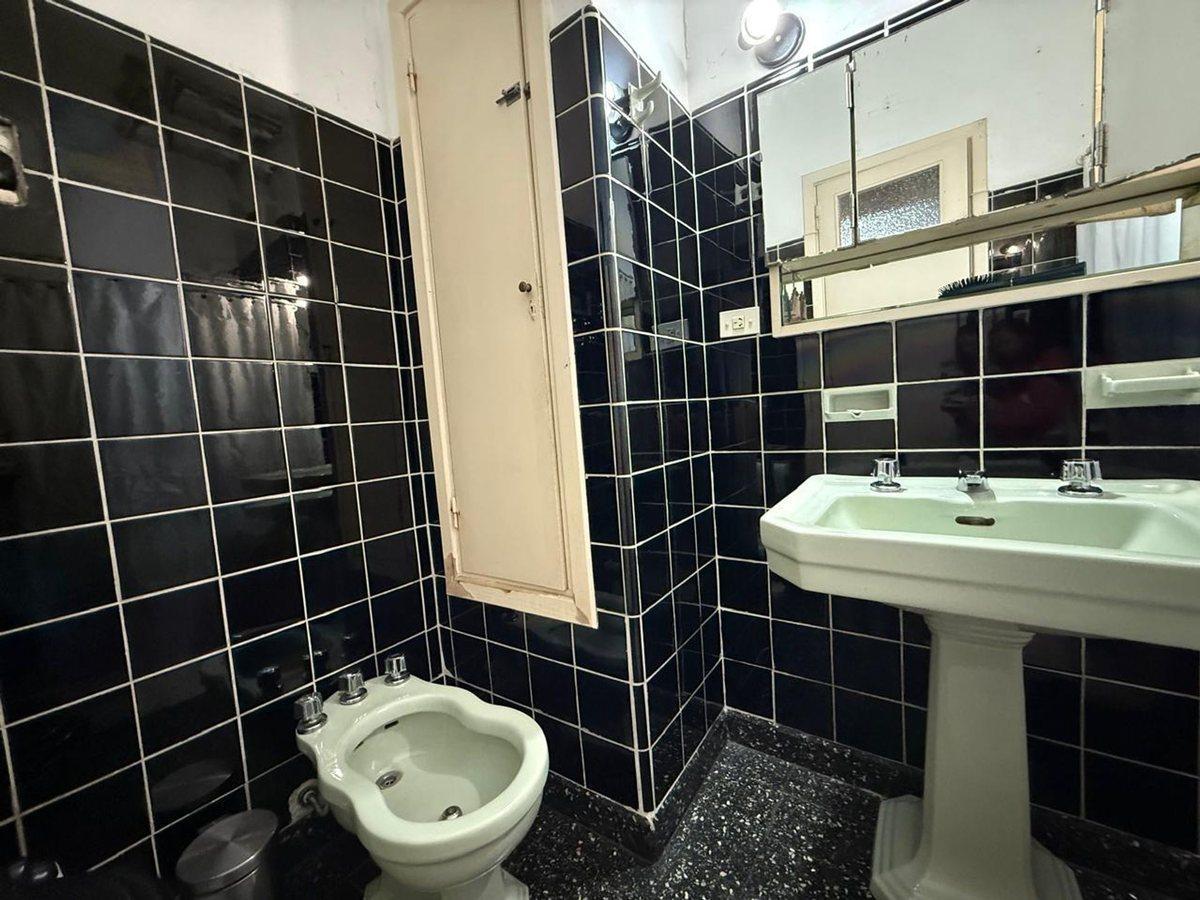 Foto de CASA EN VENTA C/AMPLIO FONDO Y QUINCHO-AVELLANEDA, imagen 3