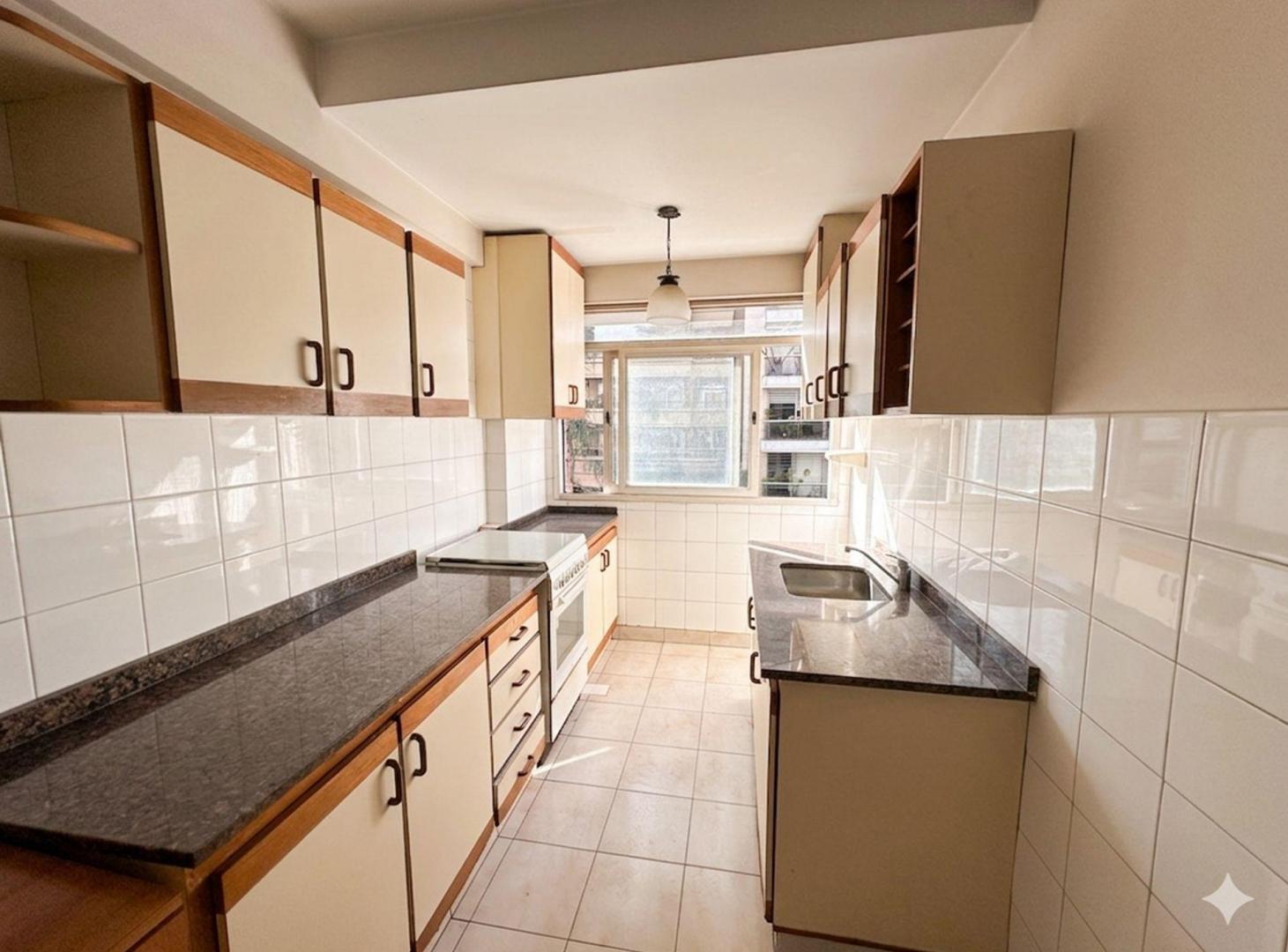 Foto de Departamento en Lomas centro 3 amb-Cochera-balcón, imagen 4
