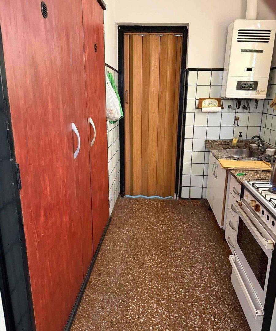 Foto de VENTA CASA 3 AMB CON PATIO Y COCHERA AVELLANEDA, imagen 2