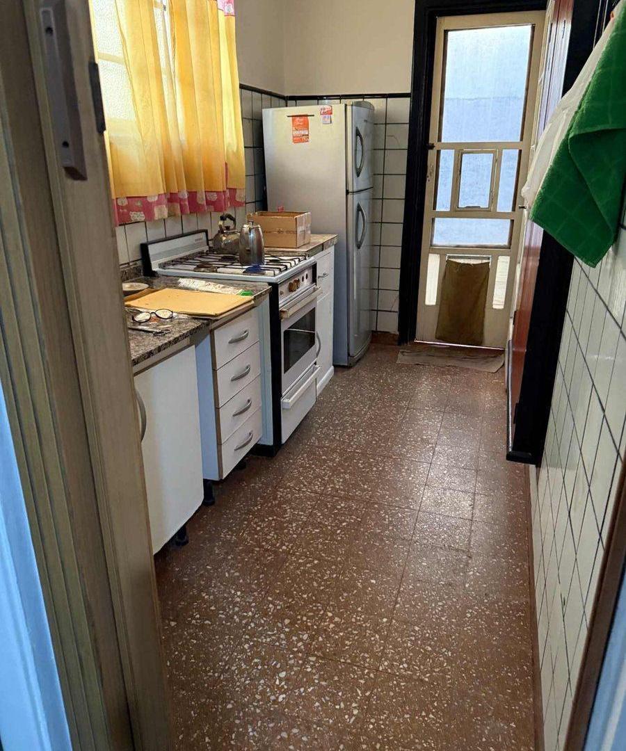 Foto de VENTA CASA 3 AMB CON PATIO Y COCHERA AVELLANEDA, imagen 3