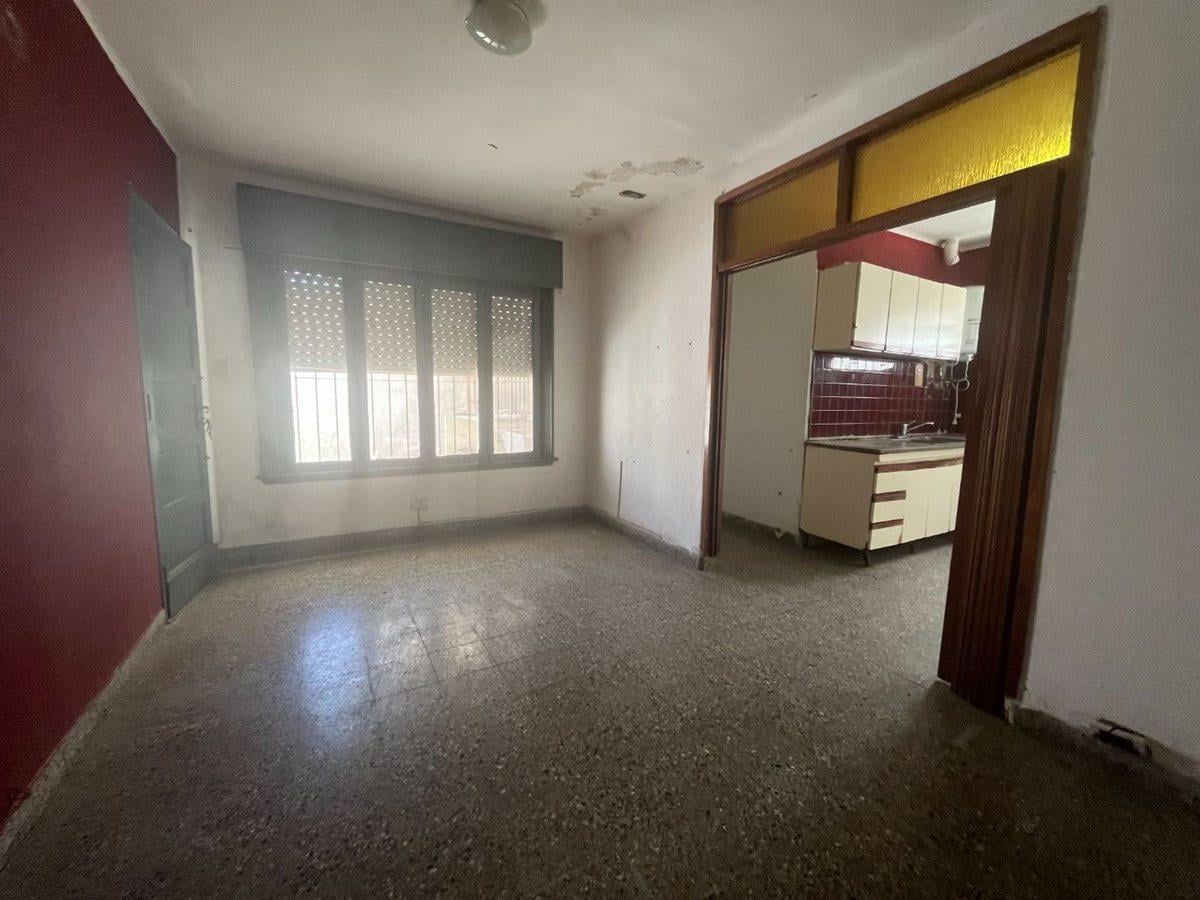Foto de PH 2 AMBIENTES POR PASILLO – LANÚS ESTE, imagen 1