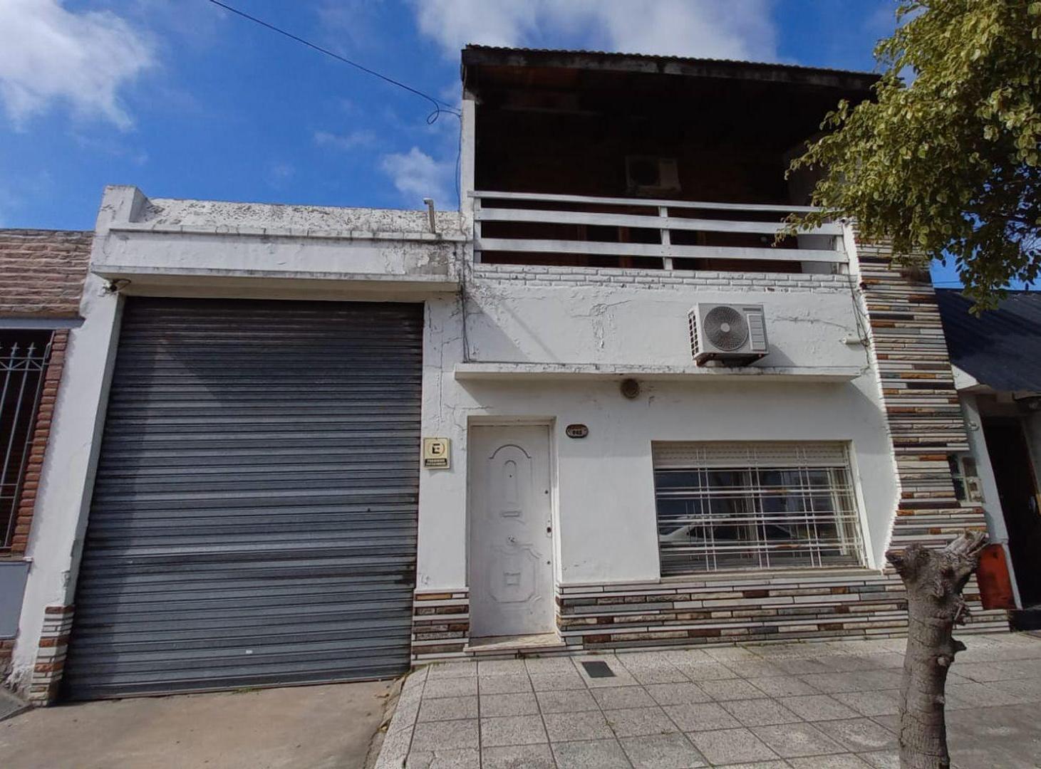 Foto de CASA 3 AMB CON COCHERA, QUINCHO + DEPTO + GALPÓN, imagen 2