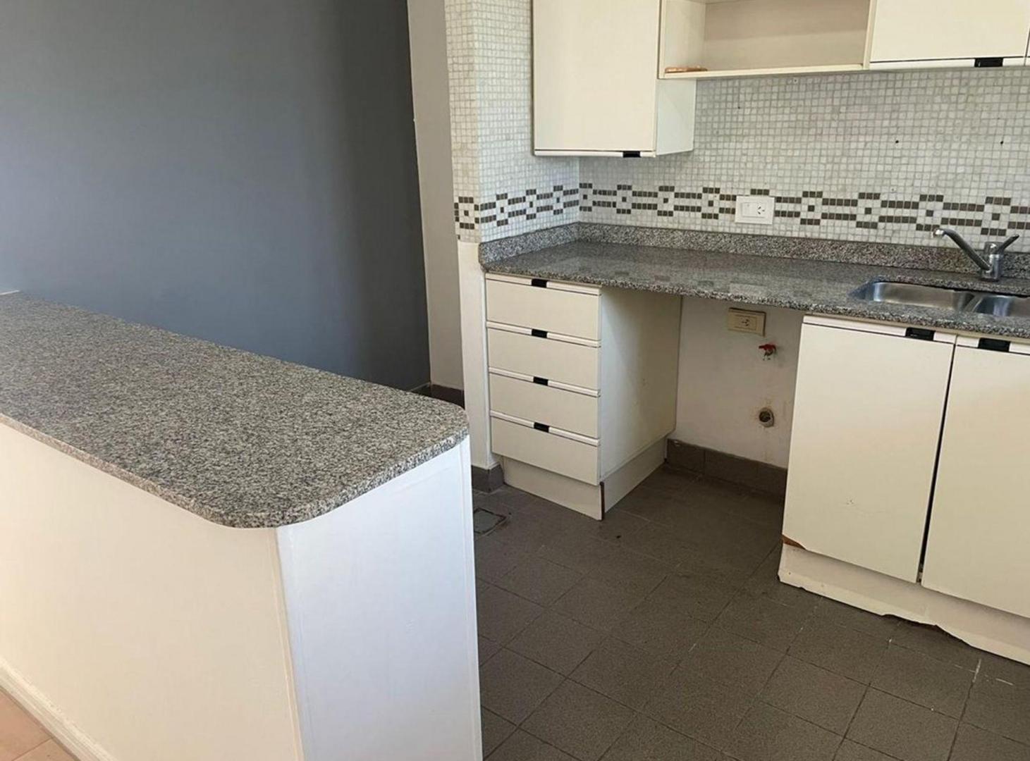 Foto de HERMOSO DEPARTAMENTO TIPO DUPLEX 2 AMB Y 1/2, imagen 4