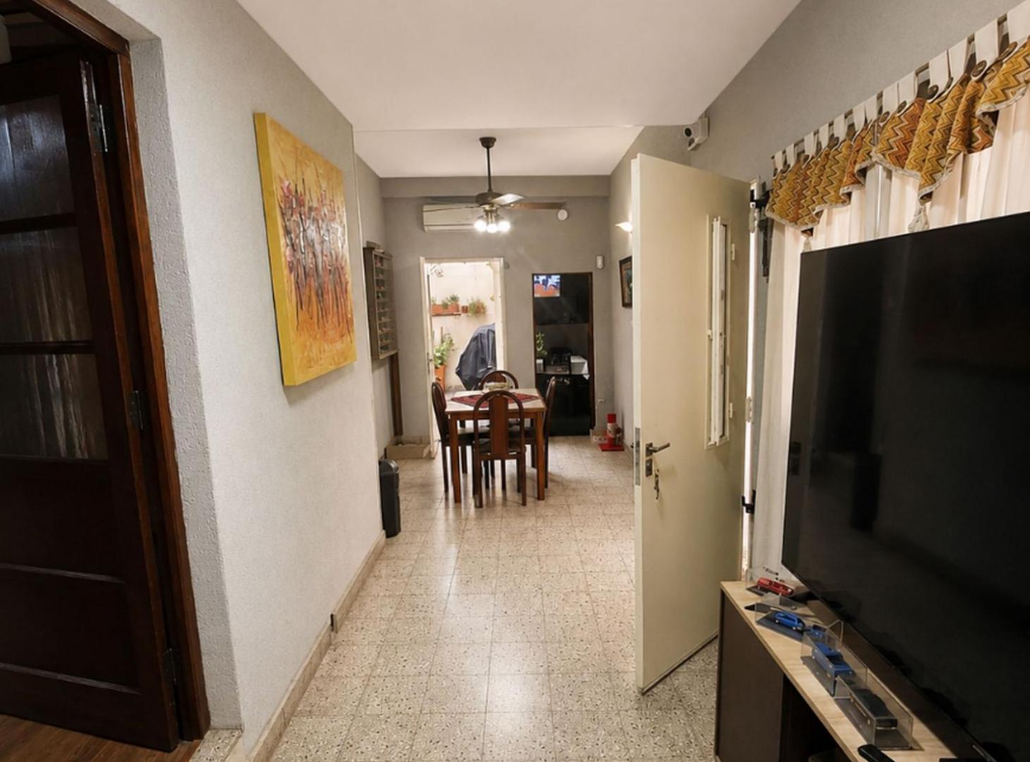 Foto de CASA L/PROPIO+ RECICLADA HACE 6 AÑOS-5 AMB+COCH, imagen 4