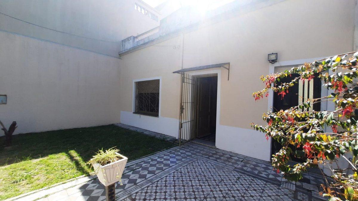 Foto de OPORT: CASA DE 315 M2 A RECICLAR 100%, imagen 2