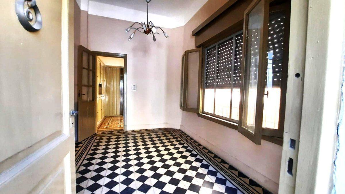 Foto de OPORT: CASA DE 315 M2 A RECICLAR 100%, imagen 1
