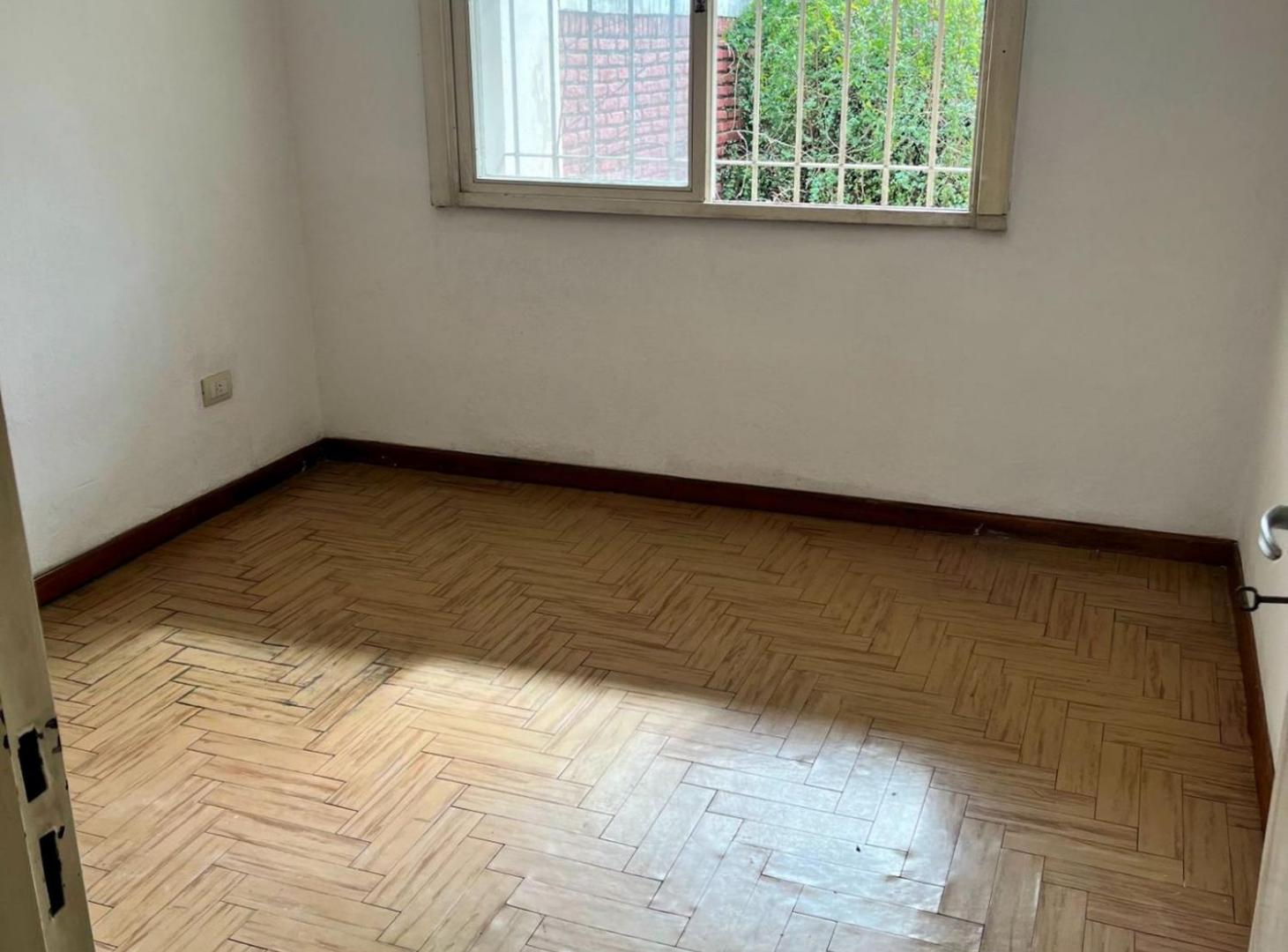 Foto de AMPLIO LOTE DE 430 m² - 2 DORM C/ COCHERA, imagen 3