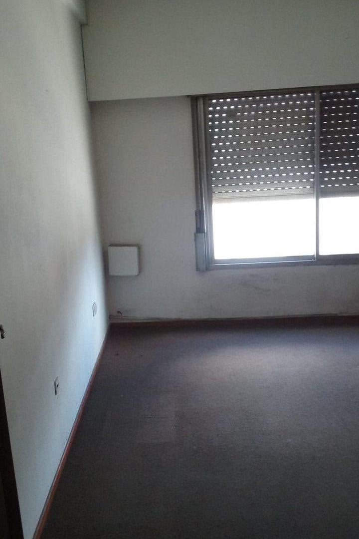 Foto de DEPARTAMENTO 3 AMBIENTES CON DEPENDENCIA., imagen 1