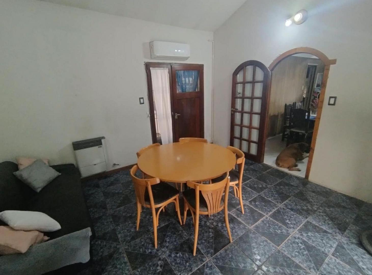 Foto de CASA EN LANUS OESTE, DOS PISOS Y LISTA P/ MUDARTE, imagen 1