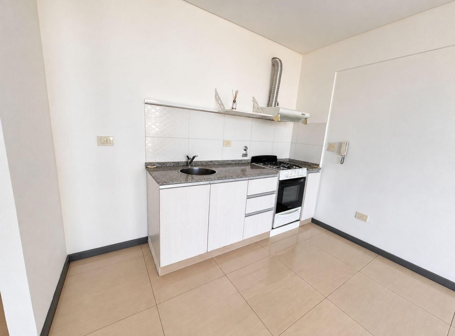 Foto de ALQUILER MONOAMBIENTE CON BALCON LANUS OESTE, imagen 5