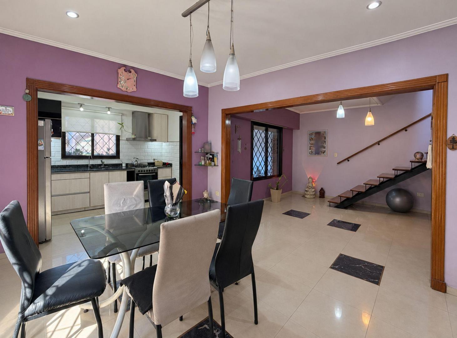 Foto de CASA 6 AMB CON JARDÍN, PISCINA, PLAYROOM Y QUINCHO, imagen 3