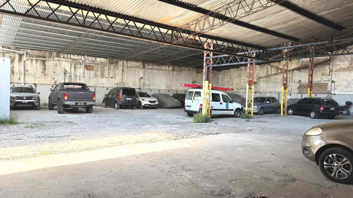 Foto de ALQUILER GALPÓN + LOCALES DE 907m² Av. H.Yrigoyen, imagen 3